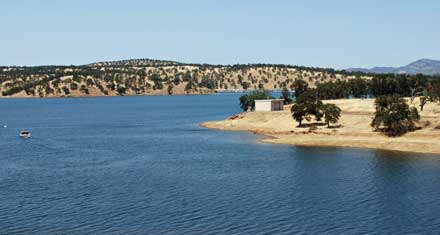 Don Pedro Lake Lodging